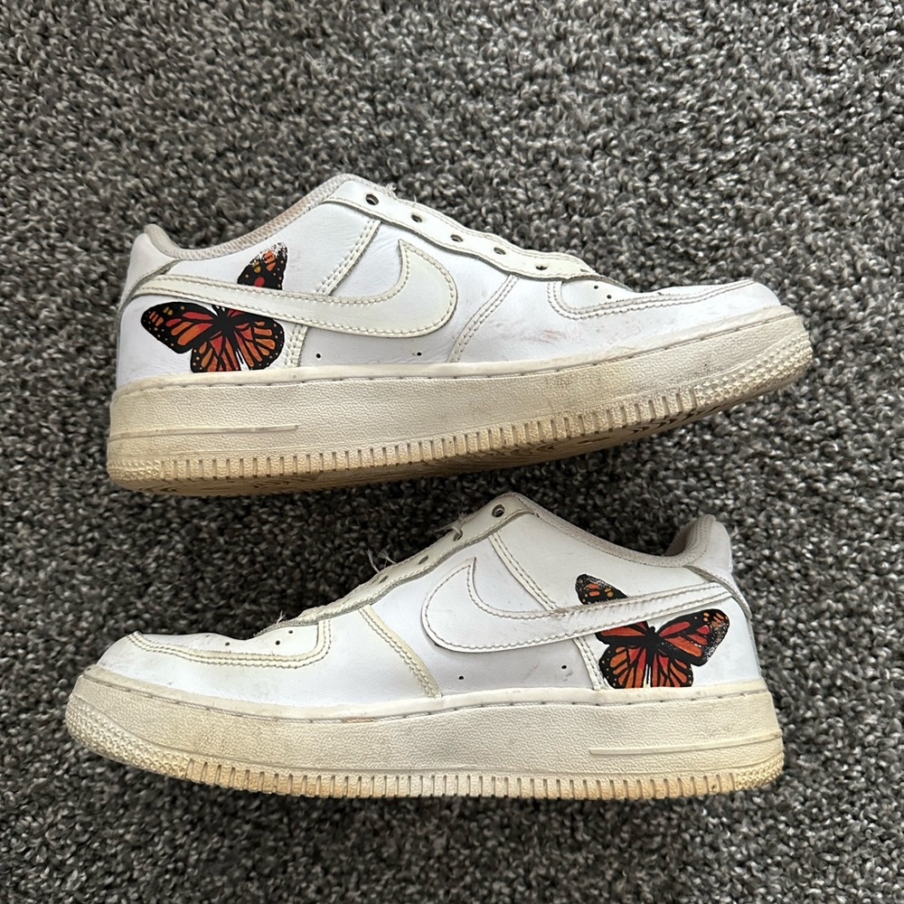 Nike - White Sneakers with Butterfly Accent